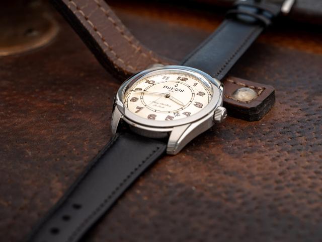Jubiläumsuhr DBF011-01 DuBois et fils liegend