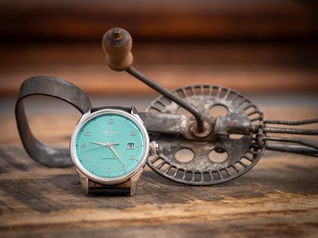 DBF008-15 von DuBois et fils auf einem Uhrmachertisch