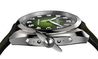 DBF009-04 Seite Krone offen 