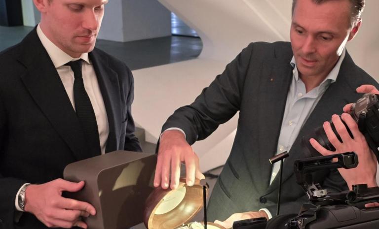Präsentation Gübelin Uhr