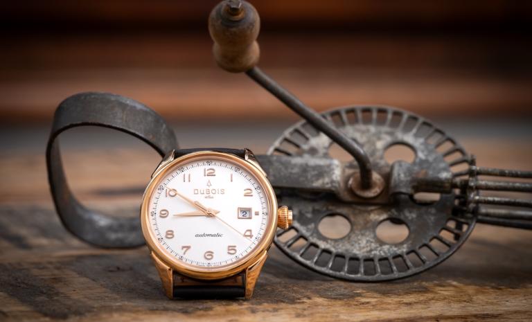 DBF008-09  von DuBois et fils auf einem Uhrmachertisch