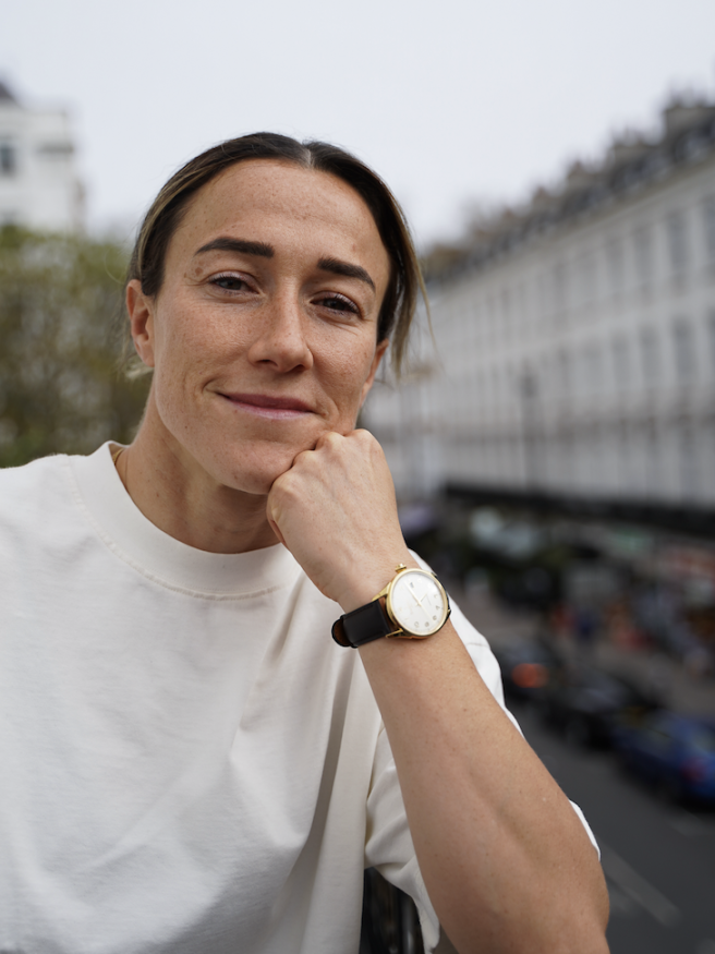 Lucy Bronze mit DBF008-07 Lucy Bronze mit DBF008-07