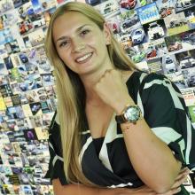 Fabienne mit Uhr Auktionsevent